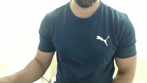 Snapshot of cashmastermuscle77 chatting on February 3, 2026, 10:20 am cashmastermuscle77 online show from February 3, 2026, 10:20 am