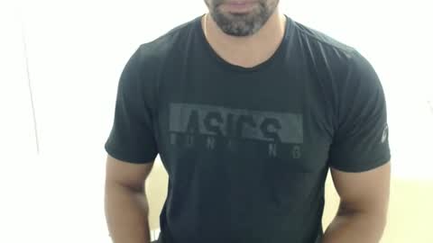 Snapshot of cashmastermuscle77 chatting on February 10, 2026, 10:19 am cashmastermuscle77 online show from February 10, 2026, 10:19 am