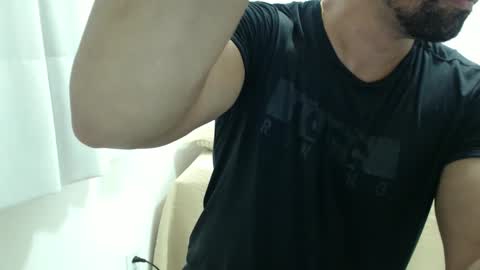 Snapshot of cashmastermuscle77 chatting on February 21, 2026, 11:22 am cashmastermuscle77 online show from February 21, 2026, 11:22 am