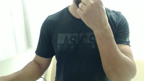 Snapshot of cashmastermuscle77 chatting on February 28, 2026, 2:12 am cashmastermuscle77 online show from February 28, 2026, 2:12 am