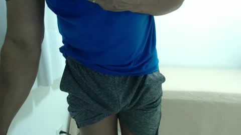 cashmastermuscle77 online show from May 19, 2026, 1:56 am