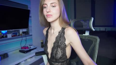 Seductress Cassia  FINDOM AND SADISM  NO NUDE online show from October 10, 2025, 4:39 pm