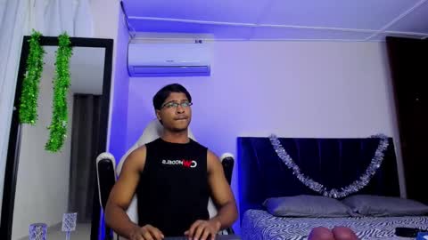 Snapshot of cassian_gold chatting on December 21, 2025, 5:25 am CASSIAN GOLD online show from December 21, 2025, 5:25 am