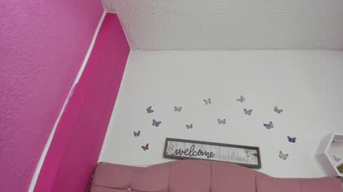 Snapshot of cassie_jones1 chatting on December 23, 2024, 6:33 am Cassie Jones online show from December 23, 2024, 6:33 am