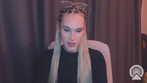 Snapshot of cassiemich chatting on December 4, 2024, 7:01 pm Cassie online show from December 4, 2024, 7:01 pm