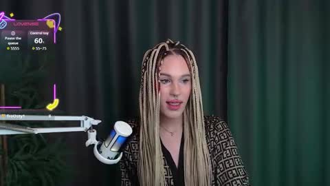 Snapshot of cassiemich chatting on December 16, 2025, 4:39 am Cassie online show from December 16, 2025, 4:39 am