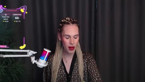 Snapshot of cassiemich chatting on December 18, 2025, 7:47 am Cassie online show from December 18, 2025, 7:47 am