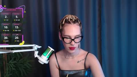 Snapshot of cassiemich chatting on December 20, 2025, 7:48 am Cassie online show from December 20, 2025, 7:48 am