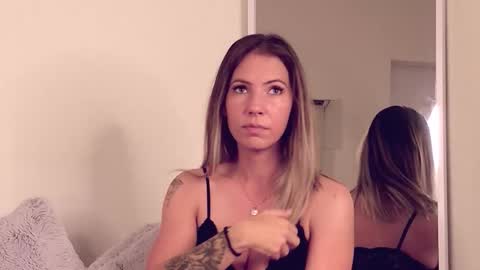 Cassi online show from November 15, 2025, 5:38 am