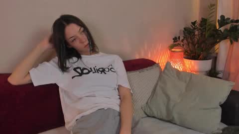  cassandra  online show from November 4, 2025, 6:29 pm