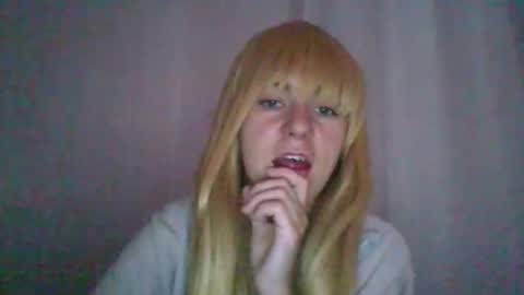 Snapshot of cat_2019 chatting on October 29, 2025, 10:33 pm cat_2019 online show from October 29, 2025, 10:33 pm