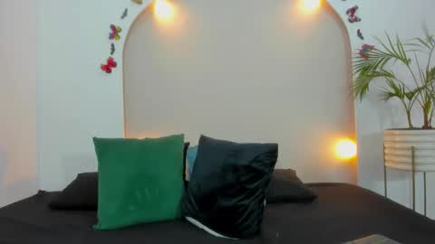 cata_gil1 online show from November 10, 2025, 6:18 pm