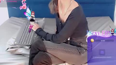 Snapshot of catalella_ar chatting on February 28, 2025, 4:43 am Queen Catalella online show from February 28, 2025, 4:43 am