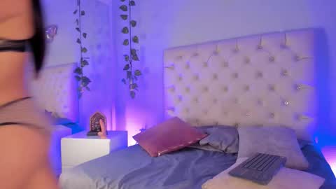 Snapshot of catalella_rouse chatting on March 1, 2026, 12:51 pm catalella_rouse online show from March 1, 2026, 12:51 pm