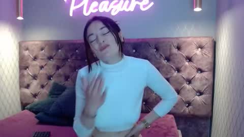 cataleyadamourx online show from December 16, 2025, 11:26 am