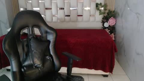 Catalina  online show from March 19, 2026, 3:10 am