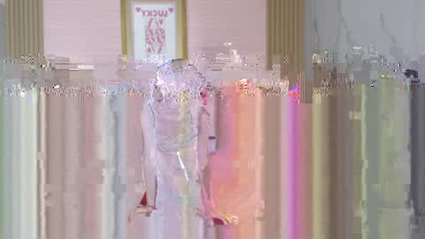 Catalina  online show from April 16, 2026, 3:18 am