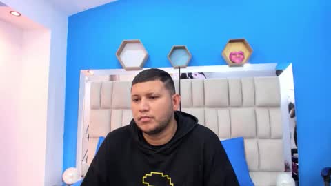 Jhon and Catalina online show from October 21, 2025, 12:28 pm
