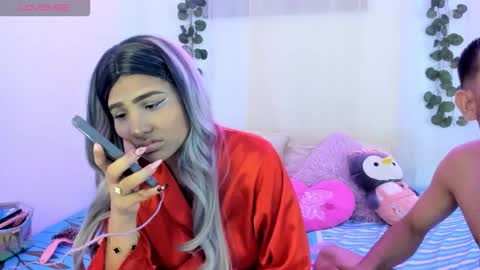 Cata y Roger online show from October 25, 2025, 2:08 am