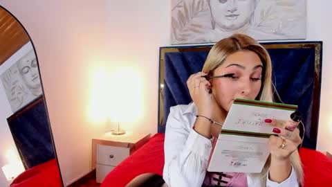 Snapshot of catalina_osorio chatting on April 11, 2026, 11:25 am catalina_osorio online show from April 11, 2026, 11:25 am