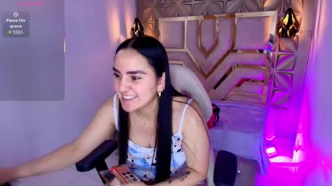 catalina_owens online show from November 11, 2025, 2:11 am