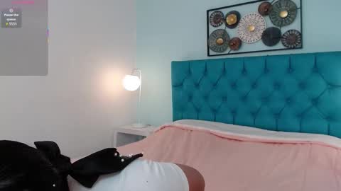 Snapshot of catalinaa_01 chatting on February 4, 2026, 3:23 am Catalina online show from February 4, 2026, 3:23 am