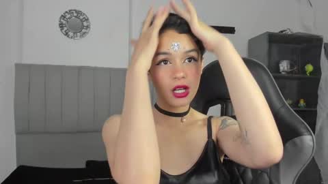 Snapshot of catarsiss_moon chatting on February 17, 2025, 9:19 pm Cat online show from February 17, 2025, 9:19 pm