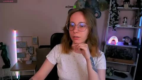 Snapshot of catherine_kitty chatting on May 19, 2026, 5:58 am Catherine online show from May 19, 2026, 5:58 am