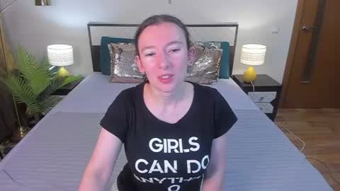 Snapshot of catherinewalls chatting on July 14, 2026, 3:22 am Catrin online show from July 14, 2026, 3:22 am