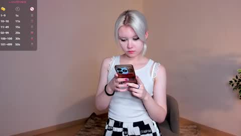 Snapshot of cathiearzabala chatting on May 15, 2026, 11:06 am Mia online show from May 15, 2026, 11:06 am