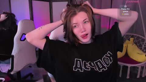 cathybarnes online show from September 12, 2025, 3:39 am