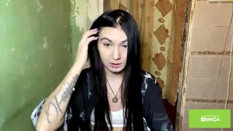 Lola online show from January 14, 2026, 9:42 pm