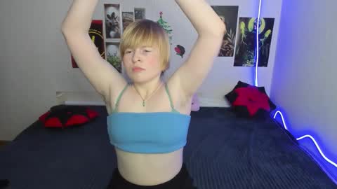 cattie_w_ online show from February 17, 2026, 1:13 am