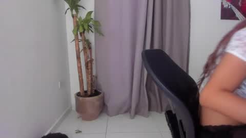 Snapshot of catty_noir1 chatting on June 13, 2026, 2:09 am Catty online show from June 13, 2026, 2:09 am