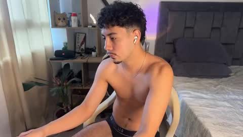 Carlos online show from October 22, 2025, 8:08 pm