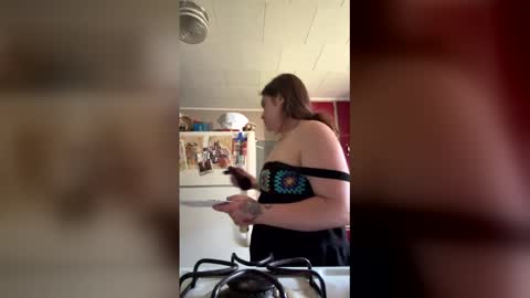 cecerose813 online show from May 11, 2026, 11:46 pm