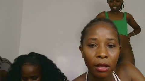 Snapshot of cecile_scarlet chatting on July 12, 2026, 8:38 am Cecile online show from July 12, 2026, 8:38 am