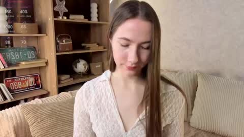 Josie Manesi online show from September 28, 2025, 5:35 am