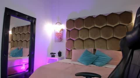 celene_rosejs online show from April 27, 2026, 3:32 pm