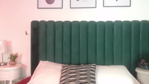 Celeste  online show from October 30, 2025, 4:14 am