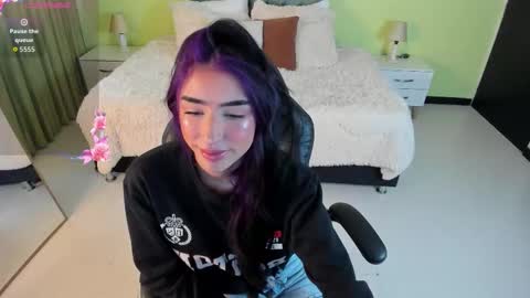 Snapshot of celeste_rous__ chatting on February 10, 2026, 12:09 pm Celeste online show from February 10, 2026, 12:09 pm