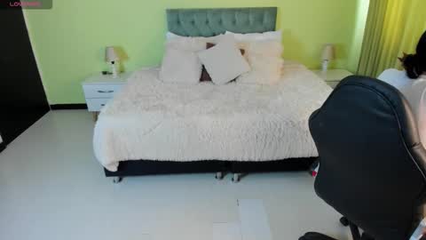 Snapshot of celeste_rous__ chatting on February 11, 2026, 12:21 pm Celeste online show from February 11, 2026, 12:21 pm