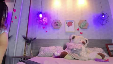 Snapshot of celeste_wang chatting on February 20, 2026, 12:05 pm Celeste online show from February 20, 2026, 12:05 pm