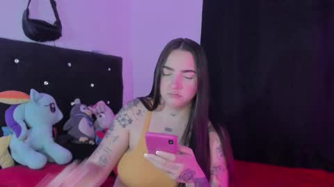 Celeste Y Pipe online show from December 16, 2025, 3:33 am