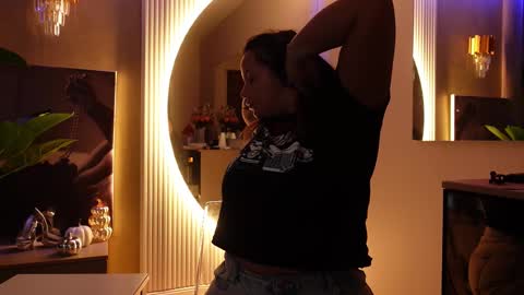 CelesteBailey online show from November 7, 2025, 5:18 am