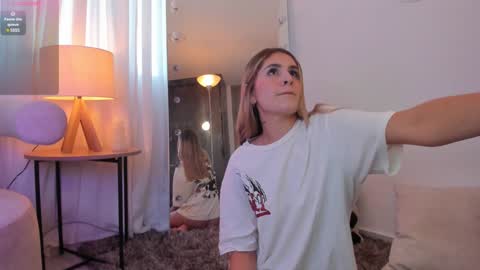 Snapshot of celia_dubois chatting on January 22, 2025, 10:26 pm Ari online show from January 22, 2025, 10:26 pm