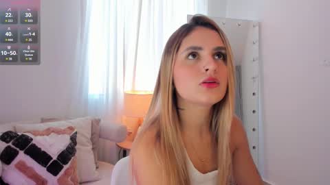 Snapshot of celia_dubois chatting on February 22, 2025, 5:35 pm Ari online show from February 22, 2025, 5:35 pm