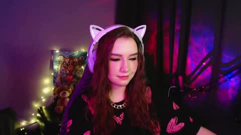 celia_sensual_ online show from April 17, 2026, 6:55 pm