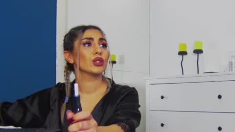 CelineMeyer online show from October 28, 2025, 6:28 am