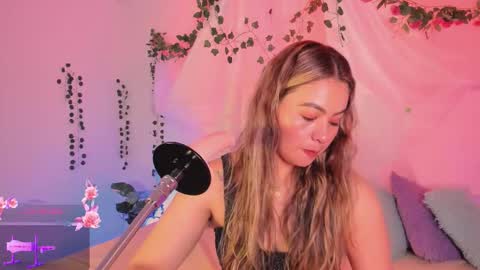 Hello guys my name is Sofi and Lizzie and  Vanessa online show from November 25, 2025, 2:33 am